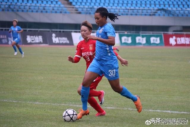 阿拉巴首发即遭遇右小腿伤情，乌迪内斯启动恢复评估